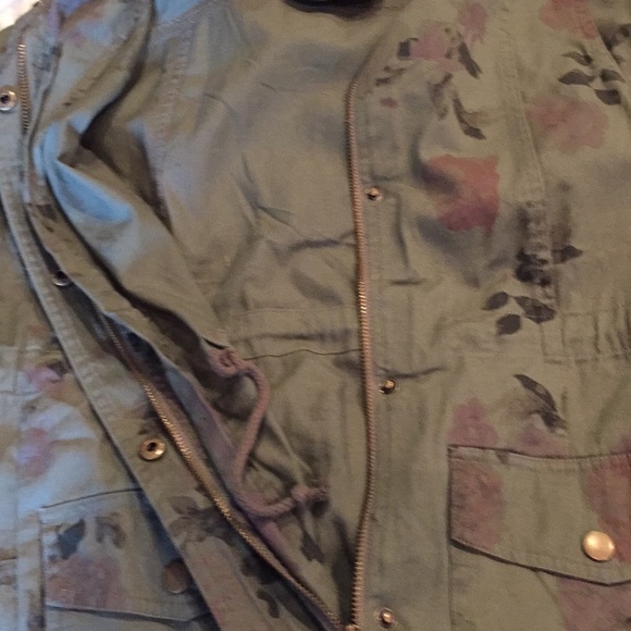 Jacket - Picture 5 of 5